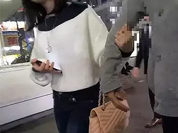 【マジックミラー号】彼氏連れ美女がMM号でマシンバイブ体験！ポルチオ責めからのNTRセックスで潮のお漏らし！