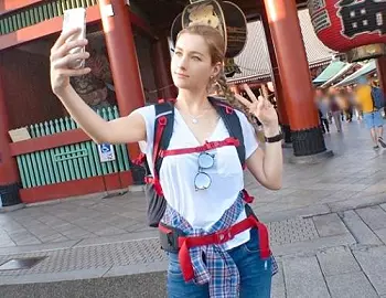 某番組のフリしてロシア美女をナンパ！金髪美女「サーシャ 23歳 学生」ＹＯＵは何しに日本へ？