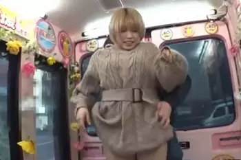 【マジックミラー号】JDにお願いして素股してもらう!ぽっちゃり女子がびしょ濡れマ〇コで発情セックス!『気持ちよかった♡』