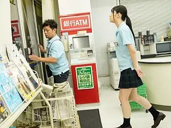 【JKレイプ】彼氏持ちでセクハラ店長に塩対応な女子高生と停電で閉じ込められて…逃げ場ない2人きりの店内で絶倫NTR調教!