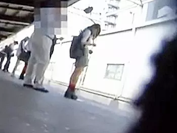 ☆パンチラ盗撮｜駅・ストーキング☆可愛いムチムチなミニスカ娘をしつこく尾行して、こっそりパンツ撮影シちゃいますョ..