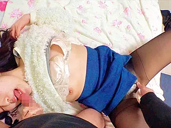 〚素人ナンパ〛素人美少女の家にお邪魔したら美乳を揉んでパンス卜手マン★★初対面ちんぽをフェラさせてゴム無しでブチ込む