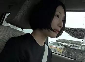 【不倫旅行】20歳で初恋愛して結婚するまで夫しか経験のない箱入り主婦が初めて他のチンポを入れた瞬間！