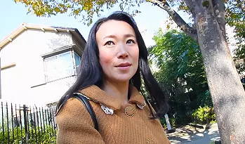 高齢熟女　51歳･セックスレスの人妻　AV応募で若い精子を五十路マ●コに生中出し！（22分02秒）