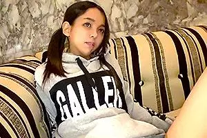 これヤバそう。カンボジアハーフ美少女とホテルで・・・