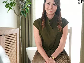 【還暦スケベ奥様】寝取られ中出し連発で大量潮吹き&hellip;憧れAV絶頂連発の覚醒♡