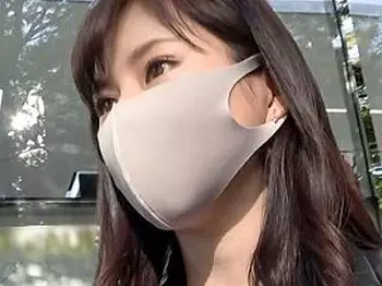 【騎乗位&times;素人】美スタイル人妻がエロSEX！潮吹きおしっこ！髪をかきあげ痴女りグラインド騎乗位！
