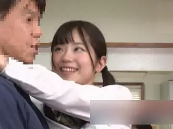 懐いて抱き着いてくる姪っ子の胸の膨らみに勃起が止まらず&hellip;親の目を盗んでキツマンに根元までチンポを入れて中出し！