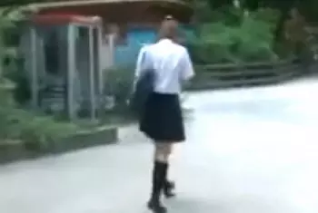 痴漢師ストーキングレイプ！イキ潮吹き失禁放尿お漏らし！アイドルみたいなスレンダー美少女制服JKが公衆便所で犯される！