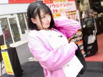 【少女撮影】顔面レベチ！街ブラ中の学生女子を捕獲ゲット！ホテル即拉致ってハリツヤ最高のＥ乳ボディを蹂躙しちゃうぜ♡