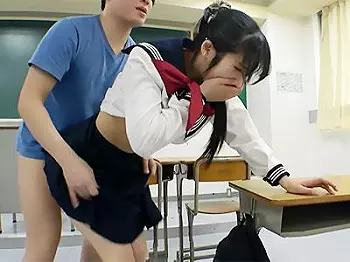 《レイプ&times;中出し》塾内で講師に襲われた激シコ女子さん巨大ペニスで生挿入され精液を浴びる姿が衝撃的ｗｗｗ