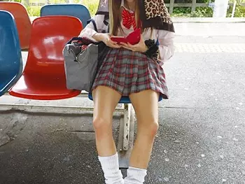 14祭の中◎生ヤンキーギャルナンパ！キモオヤジたちと乱交しちゃうアイドル級可愛いロリ美少女JC！