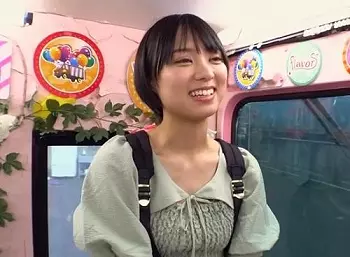 【素人ナンパ】恥ずかしいけど、気持ちいい！剛毛が悩みの一般女子大生が初めての顔面騎乗クンニでガチ逝き！それだけでは我慢で