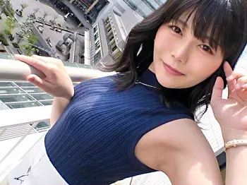 ＜素人&times;ナンパ＞色白美スタイル★横浜のお上品な清楚ラウンジ嬢さん！着衣のままイキ潮漏らす美マンコを弄り倒されてしまう！