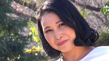 高齢熟女　東北の五十路人妻の初撮りAV　旦那とはレス10年でオナニーでは性欲限界　土手出し･胸出し2連発！（40分03秒