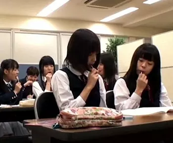 【レイプ中出し】無抵抗のまま制服剥ぎ取られてヤラれる女子生徒たち！先生に揉まれ捩じ込まれて犯される
