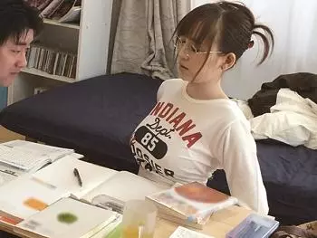 『私のおっぱい好きなの？』性の知識に疎いのに身体つきがエロすぎな幼馴染がやって来た&hellip;鈍感な幼馴染を押し倒してハメたったw
