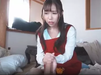 【手コキ射精】激エロな美熟女が手コキで精子を搾り取る神動画ｗｗ【上羽絢】