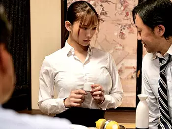 <相部屋NTR>泥酔するエロ巨乳な昏睡OLをセクハラ夜這い…絶倫上司の肉便器となった部下を強姦凌辱し調教レイプ!<混浴>