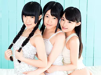【ロリ&times;パイパン】ツルツルおマンコ美少女3人がバイブぶち込まれ絶叫！電マでクリトリス責めお漏らしからリアルSEX悶絶！