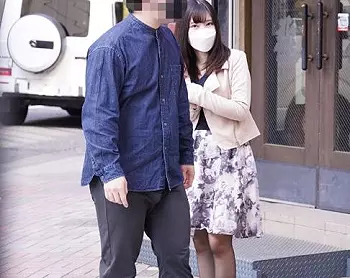 よくある禁欲企画だが、しかし我慢出来ずに「さつき芽衣」ちゃんが禁欲中に男漁り、その様子を盗撮！