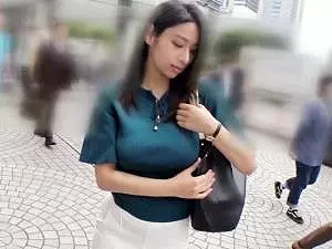 【素人ナンパ】「困ります&hellip;んんっ♡」驚愕のK乳！！熟れ始めたぽっちゃり感もそそるアラサー美女のスケベボディを半ば強引に&hellip;
