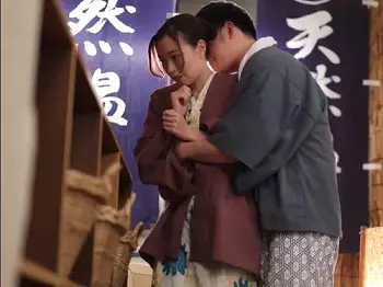 「旦那さん&hellip;うちの嫁とヤッてるょ」夫婦生活がマンネリ気味の2組の夫婦が刺激求めて温泉旅行で互いの妻を寝取るスワッピング