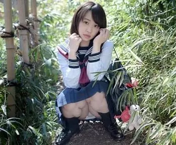 セーラー服ＪＫと中出しセックス！色白巨乳娘のピチピチボディをたっぷり堪能し拒否られても膣内射精！