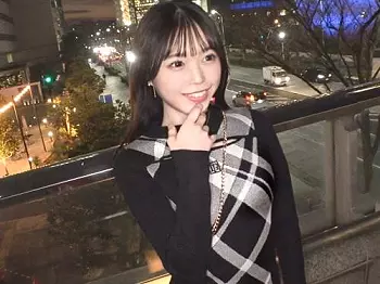 【素人ナンパ】こんなインタビュー受ける事ないからww今年は出会いが多かったと言うスレンダー美女ギャルが潮吹きお漏らし羞恥