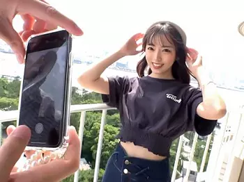 【素人ナンパ】スペシャル！童顔スレンダーロリ『キモチイイ&hellip;こんなの初めて』映えを餌に気持ちイイチンコもゲット！