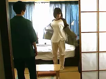 《NTR》彼女がいない間に彼女の友達とガッツリパコ!!勃起チンポで何度も突きまくりがたまらないっすｗｗｗ
