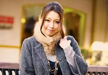 【人妻ナンパ】リアル巨乳若妻にアンケートと偽りあの手この手で口説き落として中出しセックスに持ち込む❤【主婦NTR】