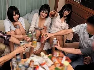 サークル飲み会で何も知らない新入生たちと乱交！！隙だらけなカラダにイタズラ三昧！勃起回避不能ｗｗ