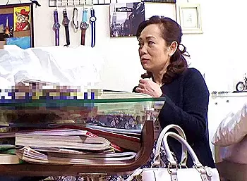 【人妻ナンパ】六十路色白熟女の濃厚接触堪能映像♪好き放題高速股間打ち付けまで♡♡