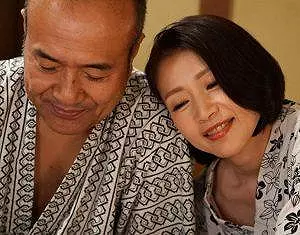 【友田真希】亭主から離れて一人でお出かけした奥さんが出会いを見つけて行きずりの快楽えちえち