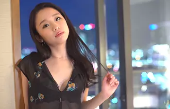 【姫川ゆうな】シティーホテルの１室でハメられる脚フェチお姉さん（優）さんは欲求不満の社長秘書だってさ・・♡