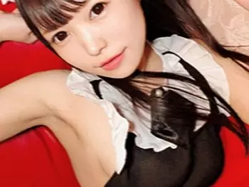 【細身素人】メイド喫茶勤めの女の子！セックススタイルもご奉仕そのもの！お店のヲタク君には決して見せない濡れ濡れマンコ！