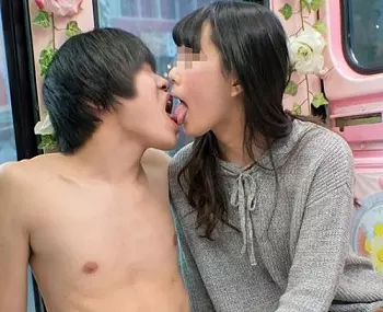 【モニタリング】勉強ばかりで彼氏もいないインテリ女子大生限定！人生で初めてディープキスをしたら股を開くのか？検証してみた