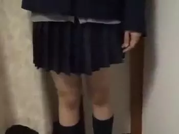 かわいい女子高生がおやじと中出しセックス！変態スイッチONしちゃったヤバい動画