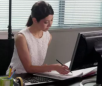 【長谷川秋子】中途入社の男性社員と、朝まで激しいケダモノ浮気性交&hellip; オンナ部長が、年下の部下ち●ぽに溺れて、貪りセックス