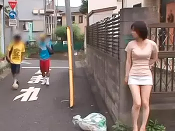 ＜逆レイプ＞ショタが好きすぎる保健室の先生が下校中の男の子を待ち伏せしてまさかの逆痴漢行為にww＜無料エロ動画＞