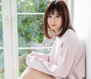 持ち掛けられる敏感娘がハードファック！透き通る若い体を駆使してSEXに明け暮れる美少女騎乗位