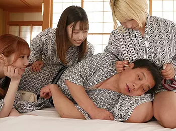 〈ハーレム〉フェラにパイズリに乳首弄って膝枕もして一人のおっさんを３人でとことん甘やかしちゃいます&hearts;
