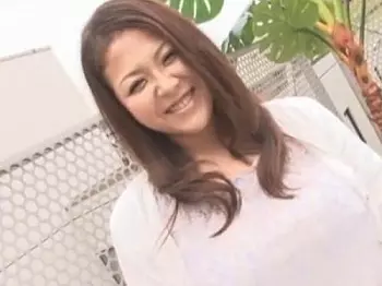 「こんなに出たの♡」ぽっちゃり爆乳熟女が童貞君に授乳手コキやフェラして正常位ピストンで抱き着き絶叫ゴム中アクメ