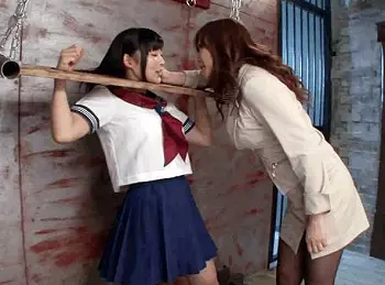 セーラー服女子を拘束して電マ責めするレズ痴女・・・ねっとりベロチューで舌を絡めて手マンにクンニにバイブで完堕ち確定イキ
