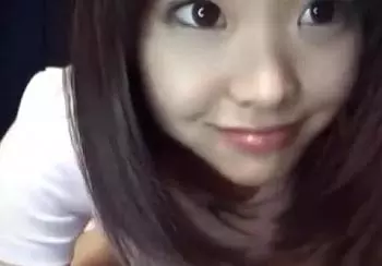 JC？生配信大暴走『くるみです❤今からオナニーします❤』くっそ可愛いロリ娘が大股開きでクチュクチュ指マン大絶叫❤ガチ素人