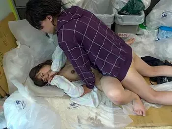 ＜ガチレイプ＞ゴミ捨て場で無防備人妻さんを無理やり犯した凌辱強姦！性欲のままに生挿入して無許可中出し