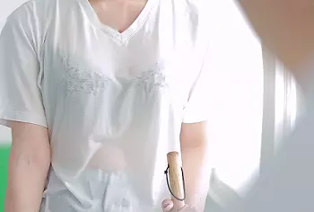 【水泳の先生】&rdquo;濡れて下着透けてるの&hellip;反則です&hellip;&rdquo;美女で主婦の部活のコーチがエロ過ぎて男子生徒が欲情しちゃい...