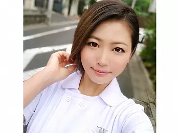【素人ナンパ】『すっごい勃ってる&hellip;&hearts;』ギャルナースが入院患者に発情＆秘密治療！生ハメ騎乗位で腰振りまくる中出しSEXｗｗ