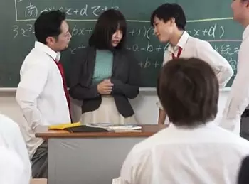 生意気な女教師を&rsquo;&rsquo;わからせる&rsquo;&rsquo;...不良生徒たちに輪姦レイプされるアイドル系ロリ顔の先生